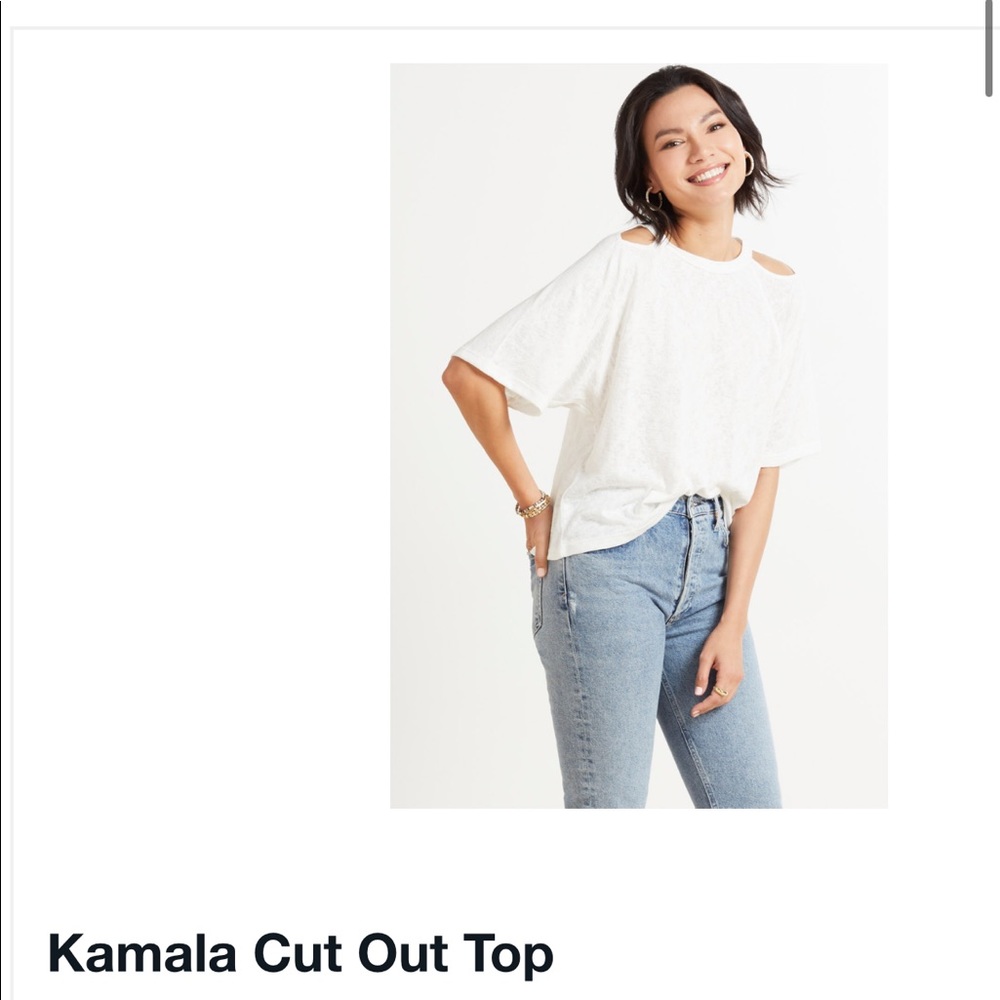EVEREVE NWT WHITE CUTOUT KAMALA TEES sz med